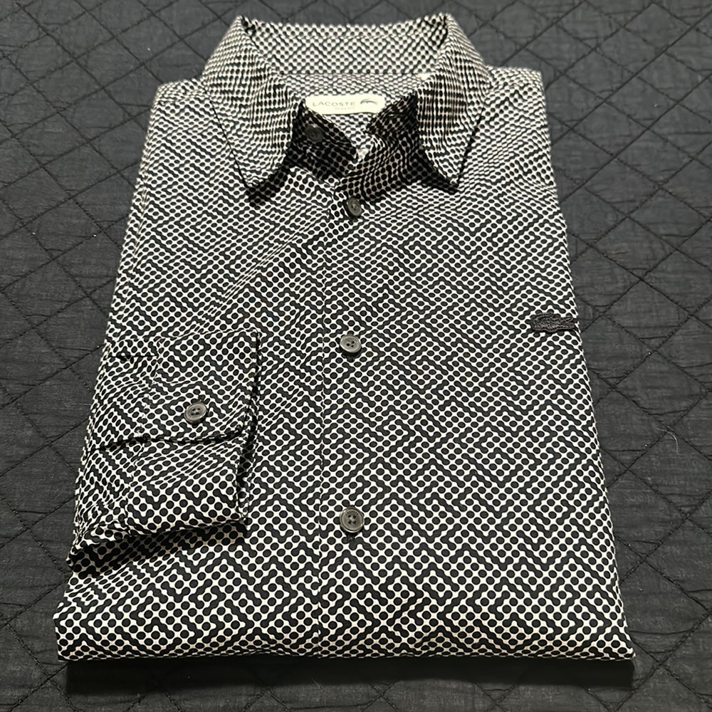 LACOSTE | long sleeve tennis ball print button down shirt in navy, size 15 3/4